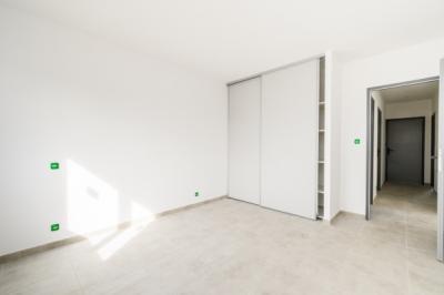 New Build Detached Villa with Garage