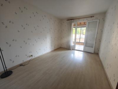 Villa with Garden, Cellar, Hangar, Swimming Pool