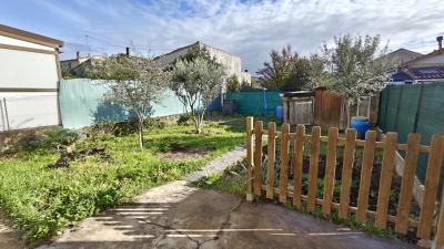 Town House with Neat Garden