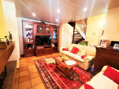 Large Villa With Outbuilding And Quality Services