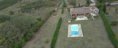 Single-Story Villa with Swimming Pool and Garage