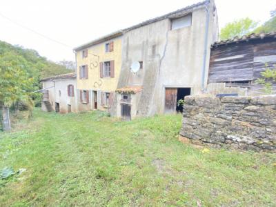 Vast Farmhouse To Renovate