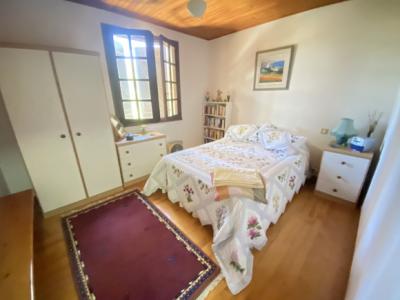 Detached Villa With Swimming Pool Set in 8,000 m2