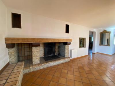 Villa with 4 Bedrooms, Garage, Large Basement