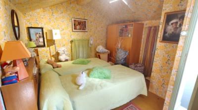 House in Perfect in Condition within the Vineyards