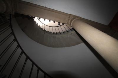 Apartment Building in Heart of Town