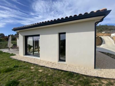 Magnificent Villa With Garage And Garden