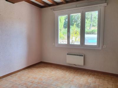Detached Villa With Pool in 1.5 Acre Gardens