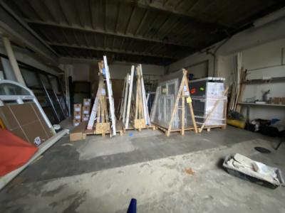Huge Villa with Garage, Ideal Commercial Location