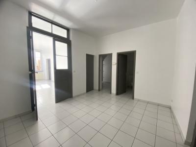 Apartment With Elevator in Heart of Town