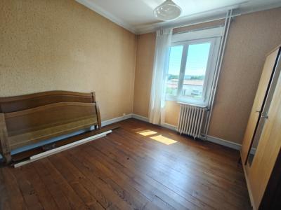 Traditional House in Sought After Sector