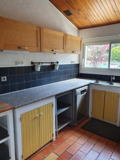 Detached Villa With Pool in 1.5 Acre Gardens