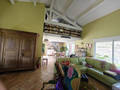 Detached Villa With Swimming Pool and Stunning View