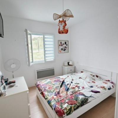 Recent Single Story Villa On Enclosed Garden