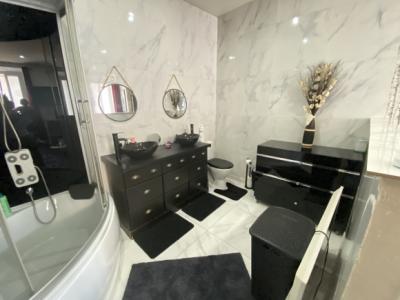 Apartment Building With 4 Apartments