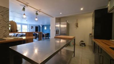 Detached Country Villa with Pool and Open Views