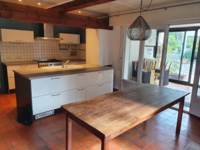Detached Villa With Pool in 1.5 Acre Gardens