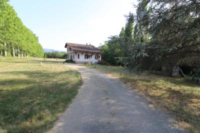 Country House in Over 2.5 Hectares of Land