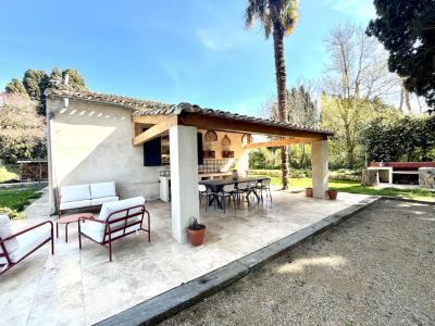 Fully Renovated Detached House with Pool