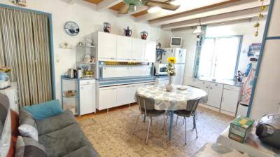 House in Perfect in Condition within the Vineyards