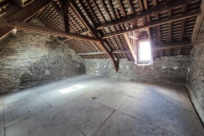 Building in Heart of Town with Flexible Accommodation