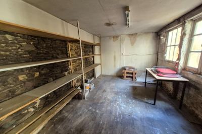 Building in Heart of Town with Flexible Accommodation