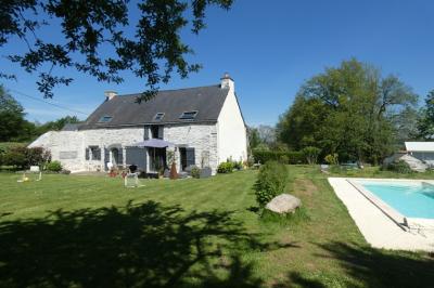 Detached Country House with Swimming Pool