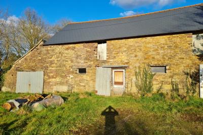 Detached Country House with Outbuilding