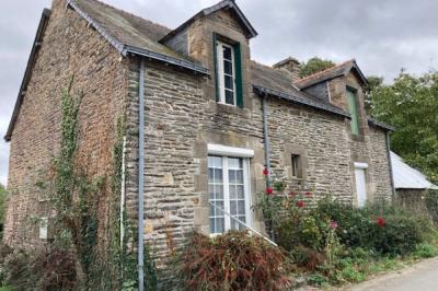 Detached Country House with Attached Outbuilding