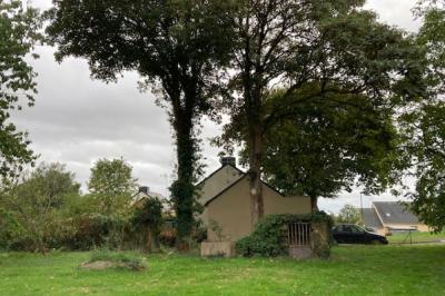 Detached Country House with Attached Outbuilding