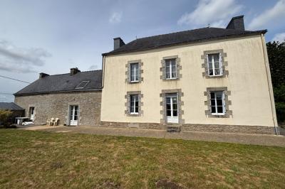 Detached Country House with Outbuilding