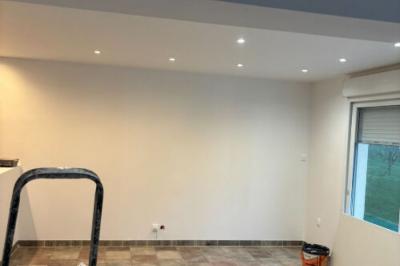 Contemporary Detached House with Landscaped Garden