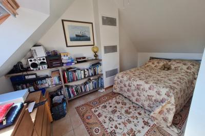 SLD02637 - Under Offer with Cle France