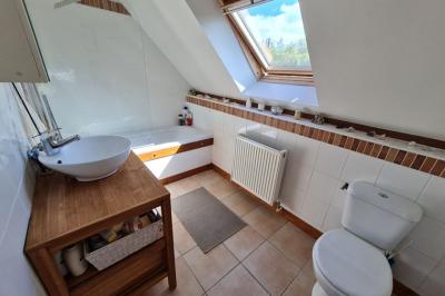 SLD02637 - Under Offer with Cle France