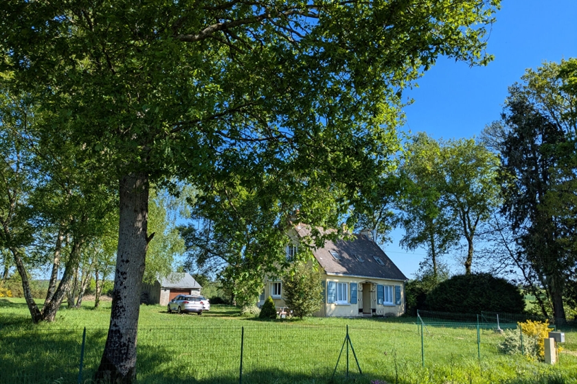 Main Photo of a 3 bedroom  Country House for sale