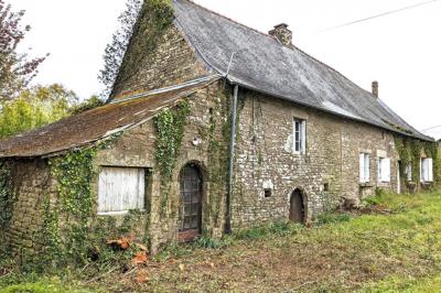 Detached Country House with Outbuilding