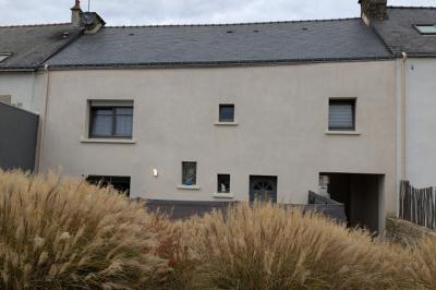 Traditional House with Courtyard Garden