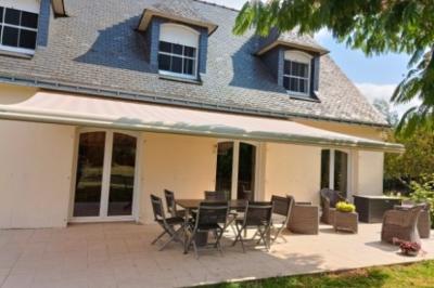 Detached Country House With Lovely Garden