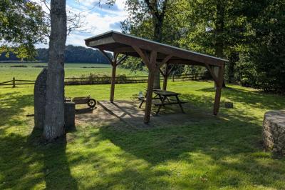 Detached Country House with Outbuilding and Open View
