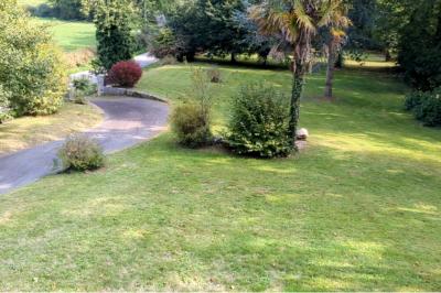 Detached Country House with Outbuilding and Open View