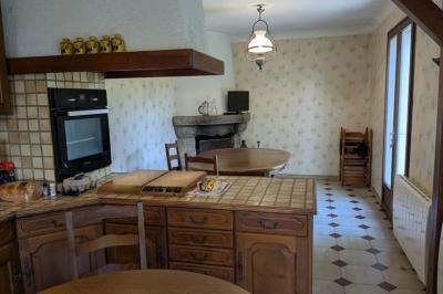 Detached Country House with Outbuilding and Open View