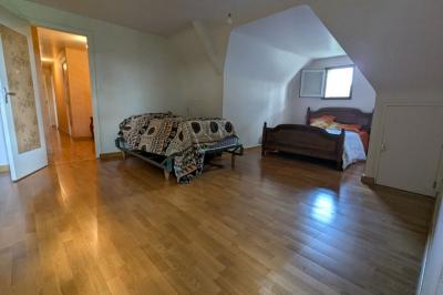 Detached Country House with Outbuilding and Open View