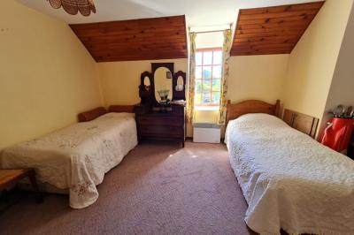 Stunning Detached Country House with Many Options