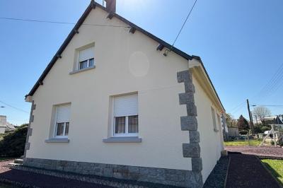 Lovely Detached House with Pretty Garden