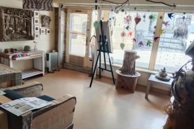 Lovely House with Lots of Character and Garden