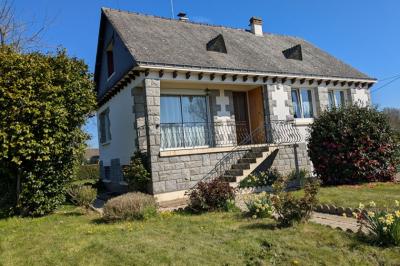 Detached Country House with Outbuilding
