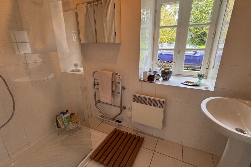 Detached Country House with Landscaped Garden