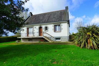 Beautiful Detached House With Large Garden