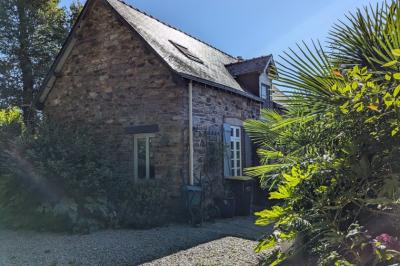 Detached Country House with Outbuilding