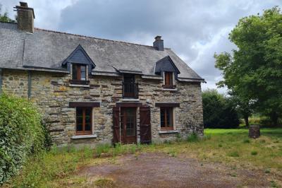 Country House with Large Rooms and Land